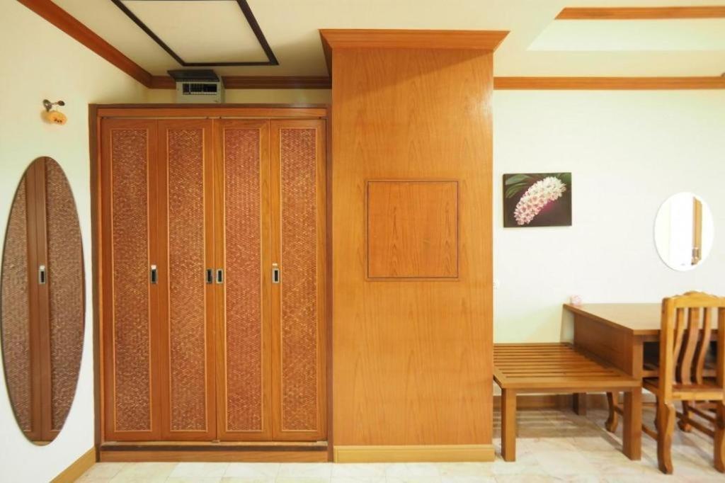 Amornsukhothai Hotel Buitenkant foto