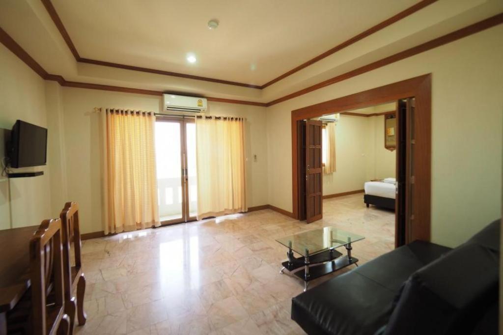 Amornsukhothai Hotel Buitenkant foto