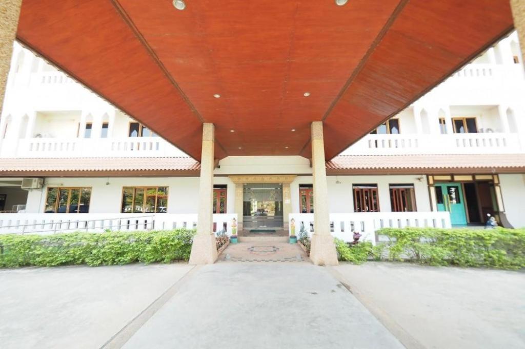 Amornsukhothai Hotel Buitenkant foto