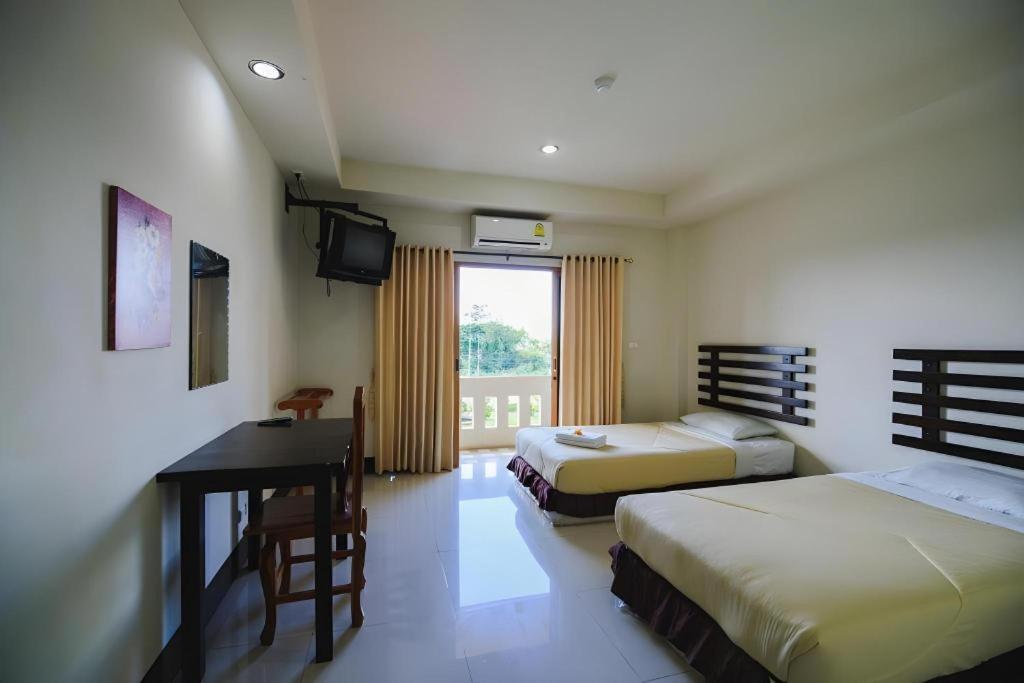 Amornsukhothai Hotel Buitenkant foto
