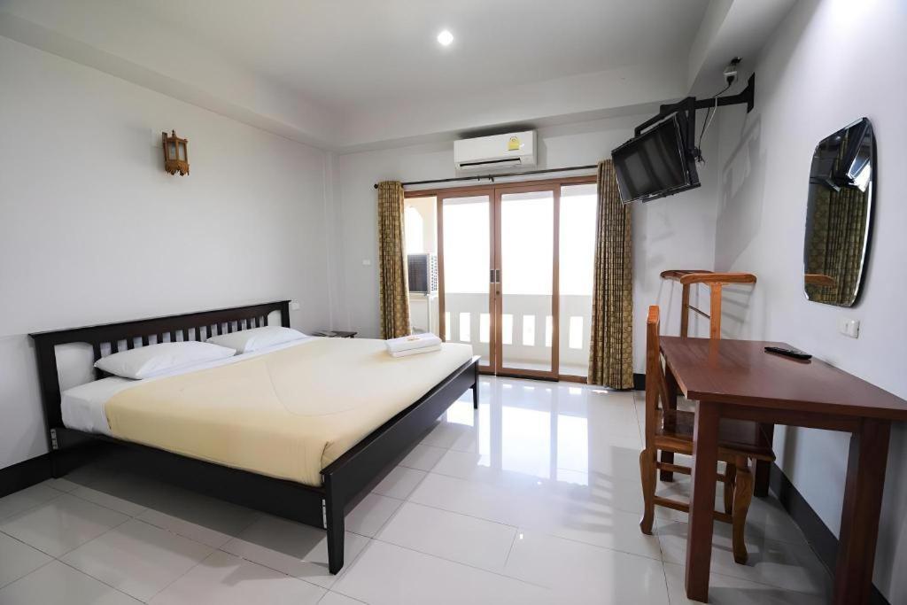 Amornsukhothai Hotel Buitenkant foto