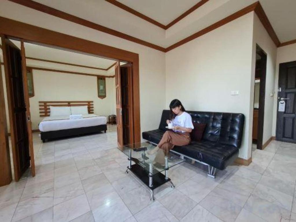 Amornsukhothai Hotel Buitenkant foto
