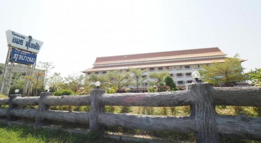 Amornsukhothai Hotel Buitenkant foto