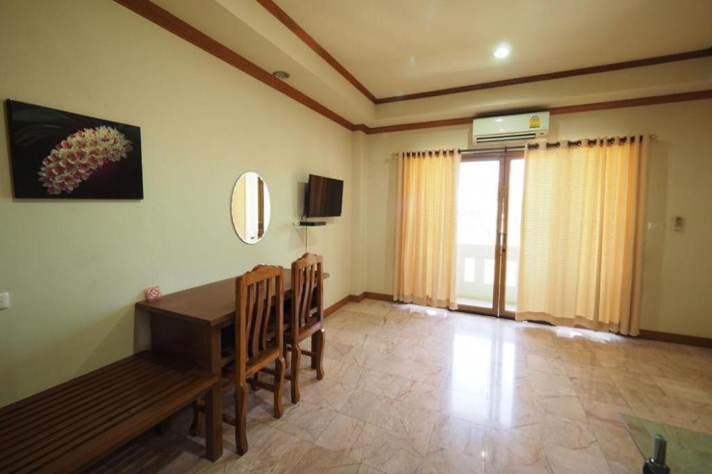 Amornsukhothai Hotel Buitenkant foto